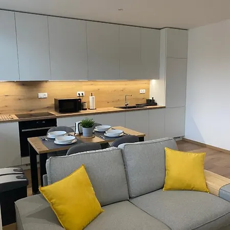 アパート Luxury Living