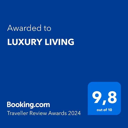 Luxury Living アパート